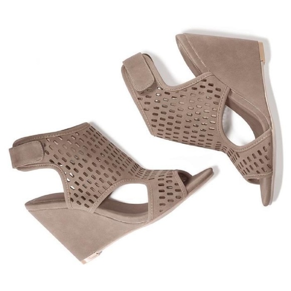 Modern Perforated  wedge sandals 4" heel Brown - Picture 2 of 4